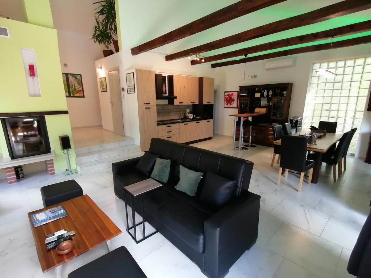 The Forest House Krk 2 Kras ภายนอก รูปภาพ